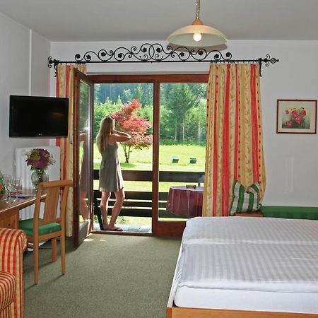 שטרובל Hotel Garni Pension Zur Wacht מראה חיצוני תמונה