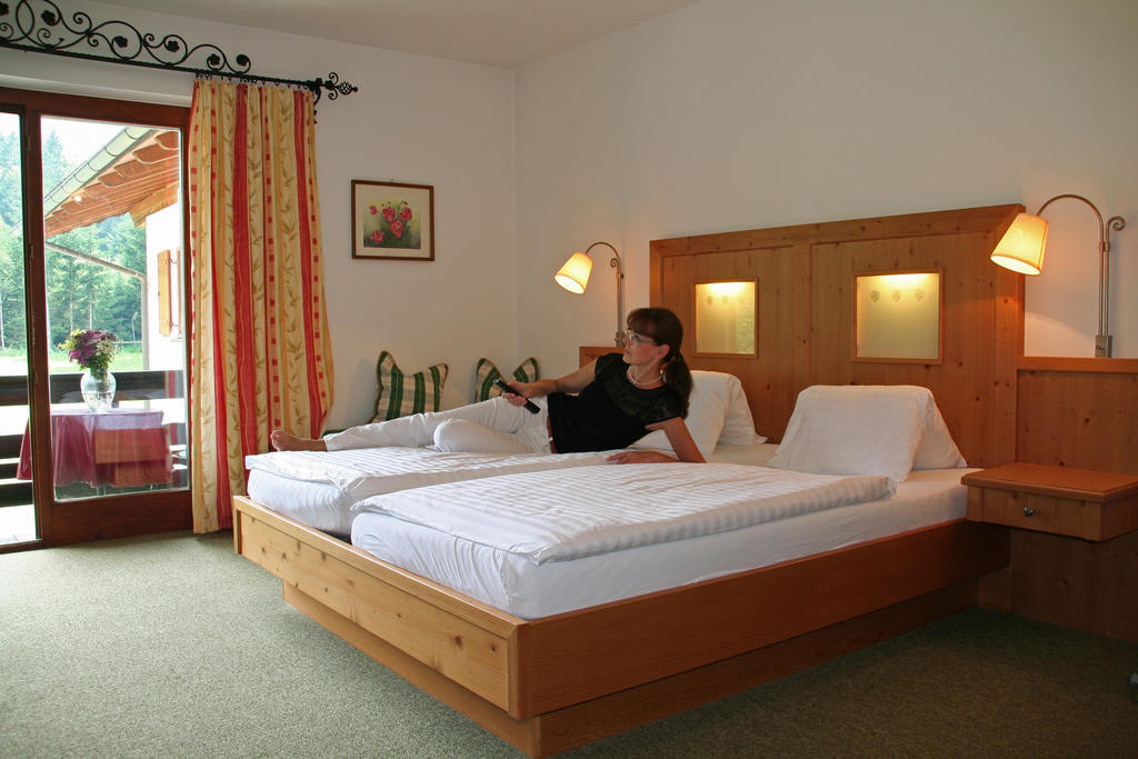 שטרובל Hotel Garni Pension Zur Wacht מראה חיצוני תמונה
